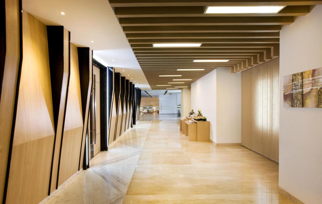 Hotel Santika Mega City בקאסי מראה חיצוני תמונה