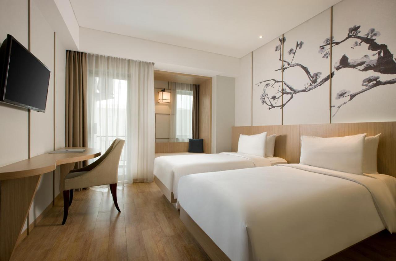 Hotel Santika Mega City בקאסי מראה חיצוני תמונה