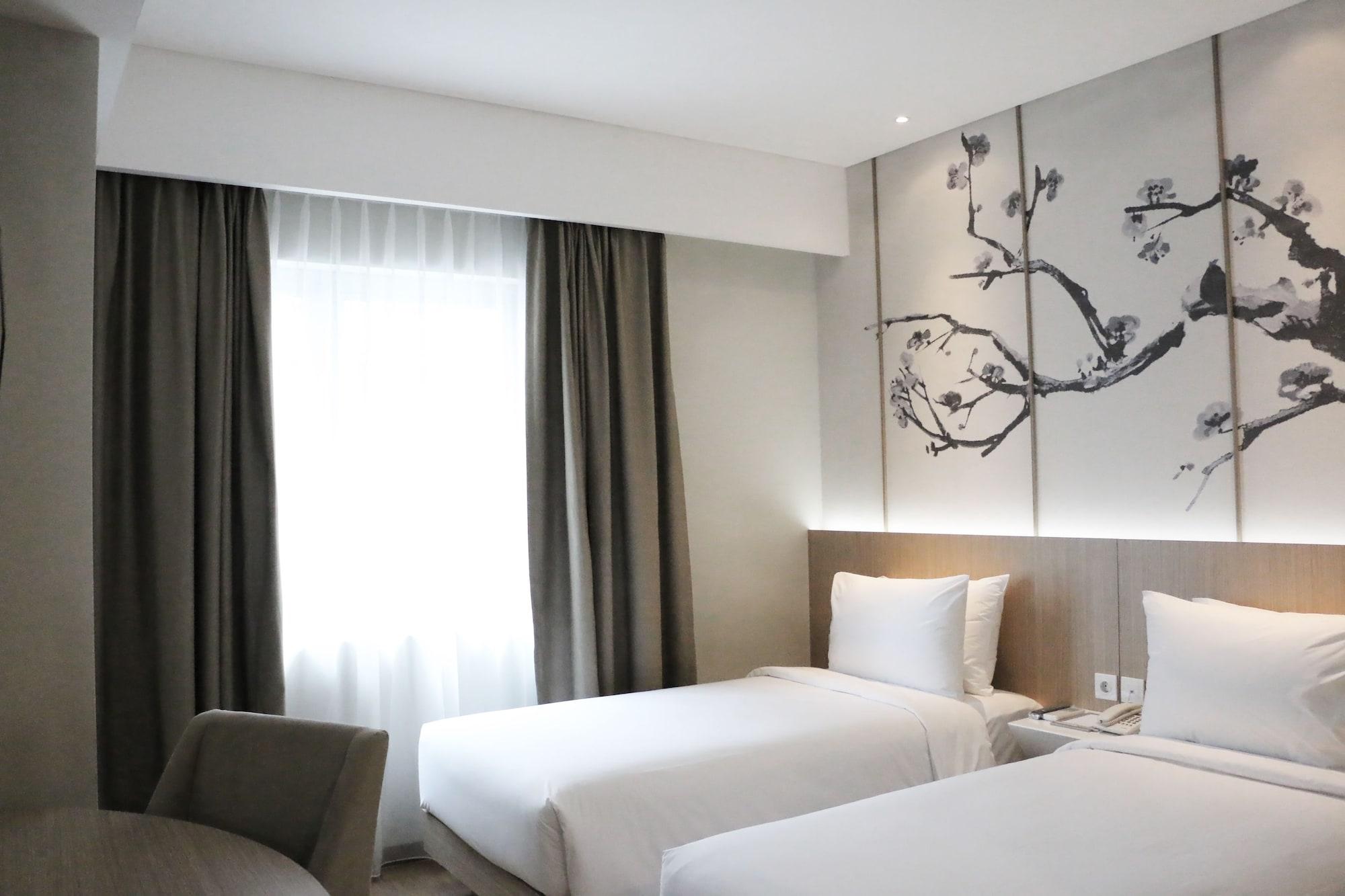 Hotel Santika Mega City בקאסי מראה חיצוני תמונה
