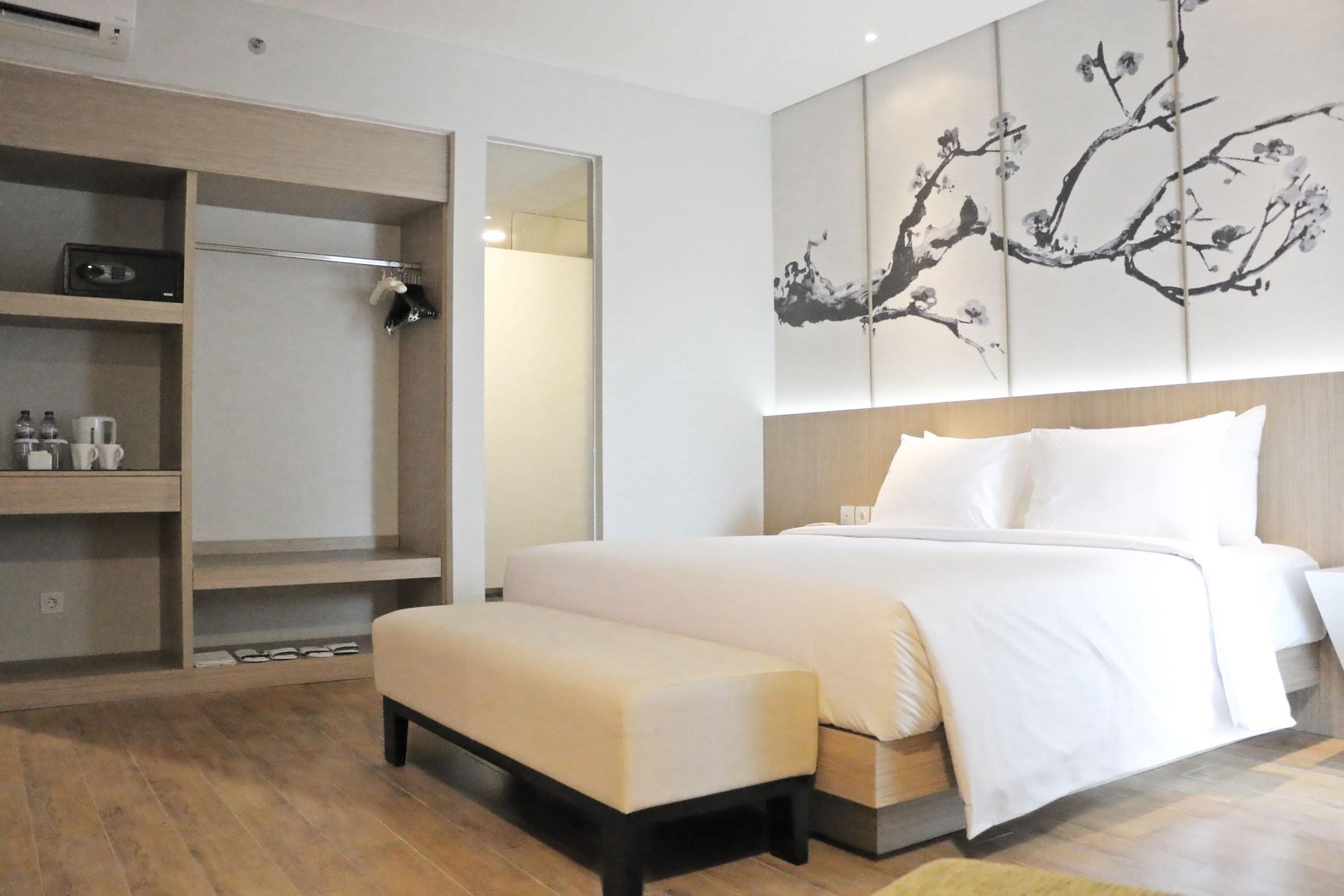 Hotel Santika Mega City בקאסי מראה חיצוני תמונה