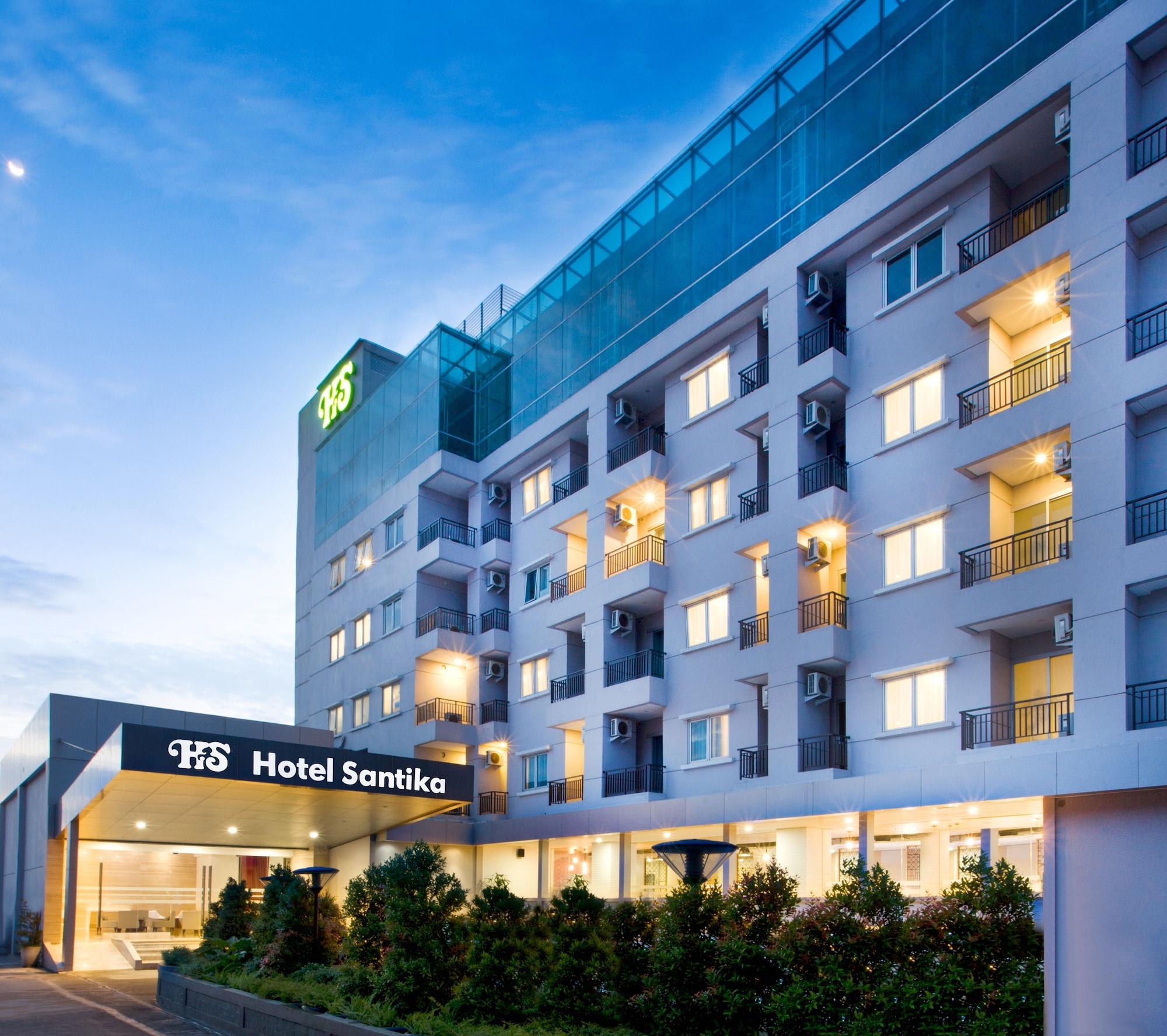 Hotel Santika Mega City בקאסי מראה חיצוני תמונה