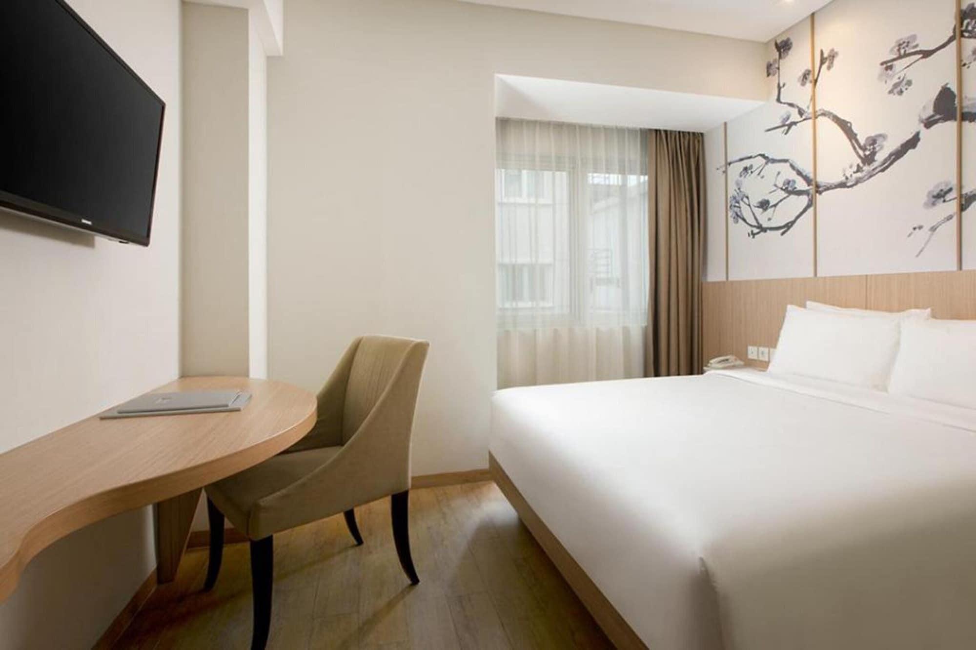 Hotel Santika Mega City בקאסי מראה חיצוני תמונה