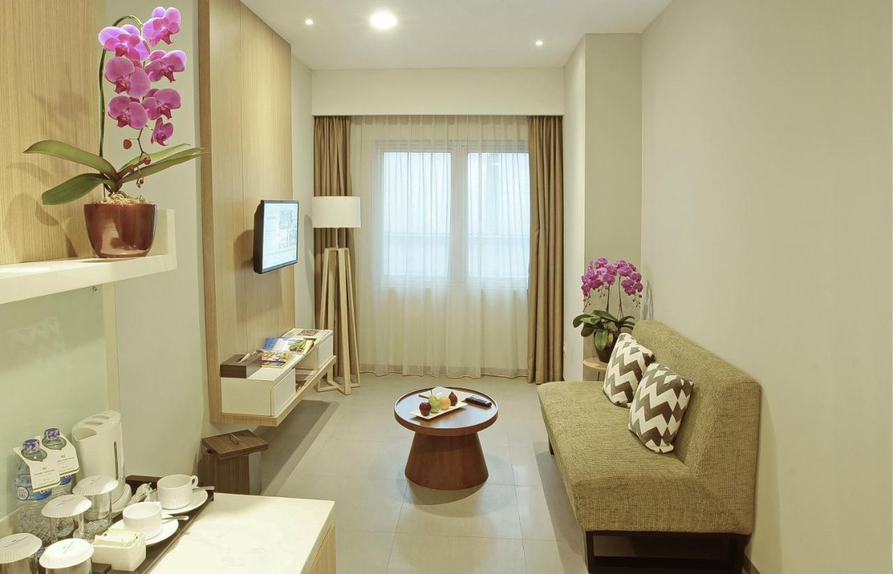 Hotel Santika Mega City בקאסי מראה חיצוני תמונה