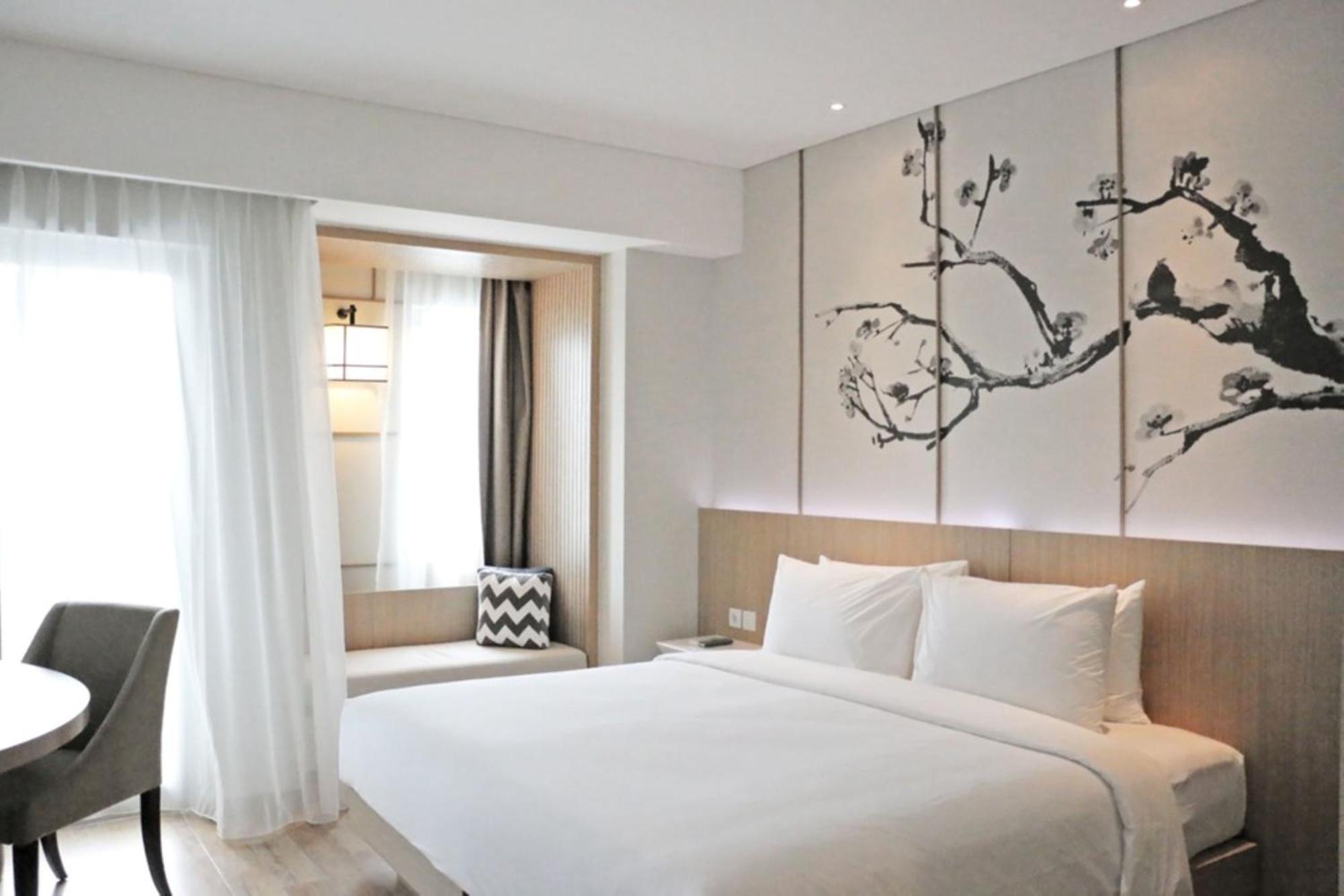 Hotel Santika Mega City בקאסי מראה חיצוני תמונה