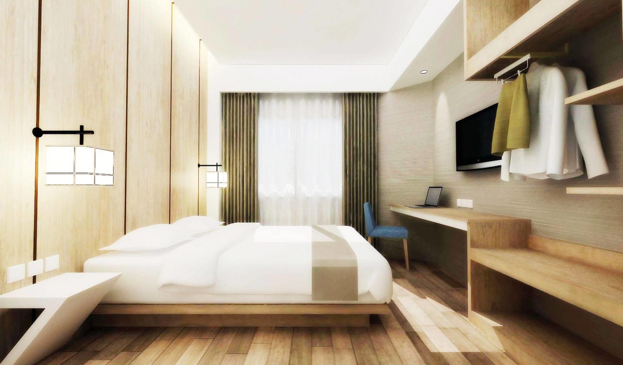 Hotel Santika Mega City בקאסי מראה חיצוני תמונה