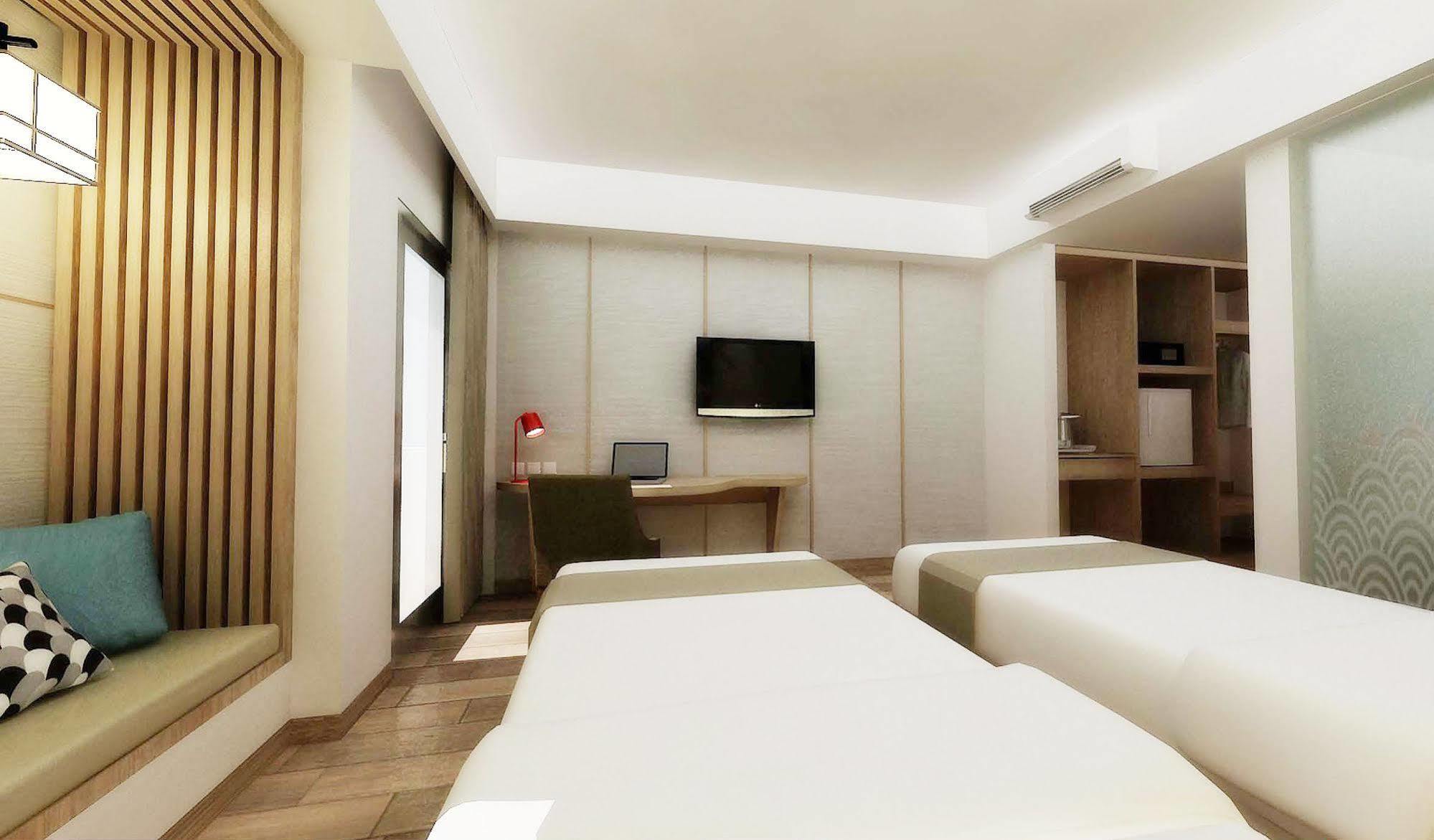 Hotel Santika Mega City בקאסי מראה חיצוני תמונה
