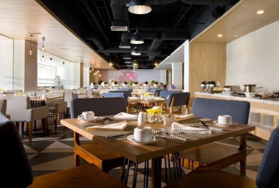 Hotel Santika Mega City בקאסי מראה חיצוני תמונה
